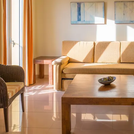 Hotel Toboso Apar - Turis 3*