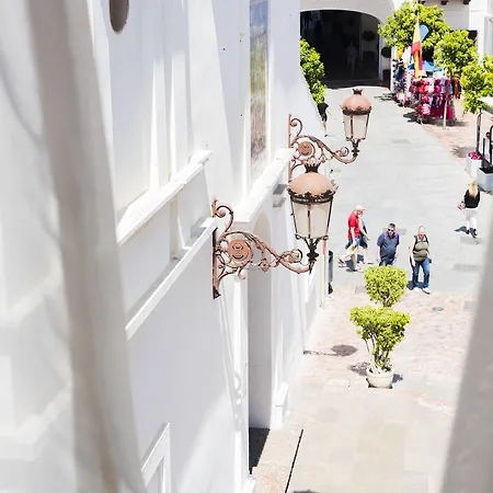 Toboso Apar - Turis Nerja