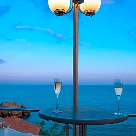 Toboso Apar - Turis Hotel 3*