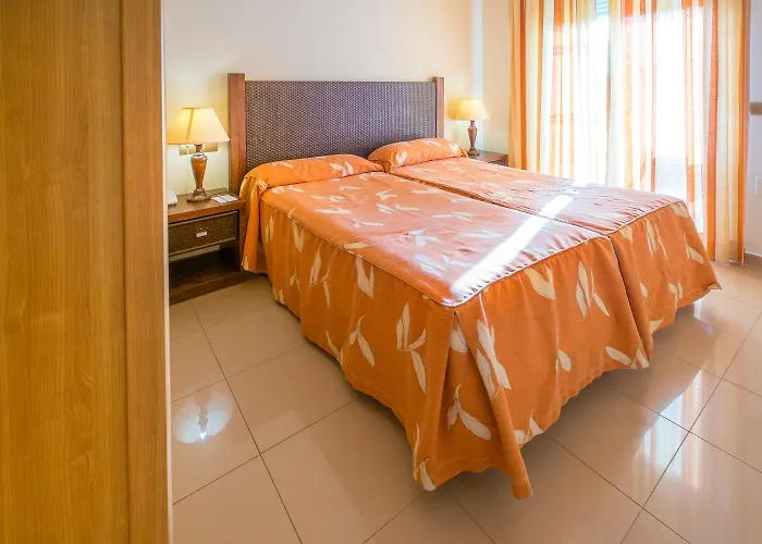 Hotell Toboso Apar - Turis Nerja