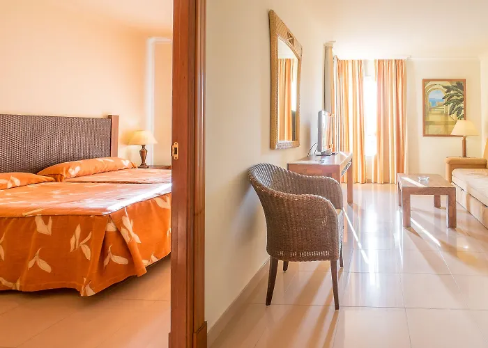 Toboso Apar - Turis Hotel 3*