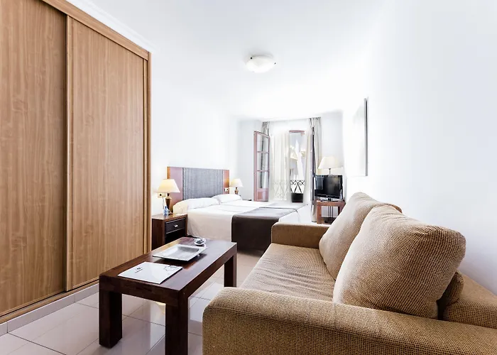 Toboso Apar - Turis Hotell