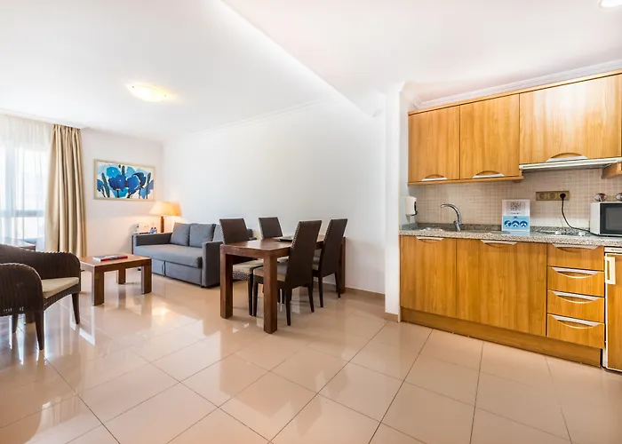 Toboso Apar - Turis Nerja