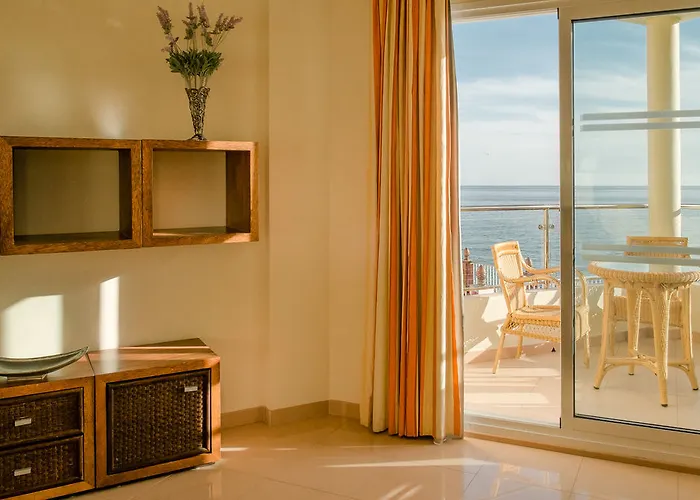 Hotell Toboso Apar - Turis Nerja