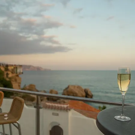 Toboso Apar - Turis Nerja
