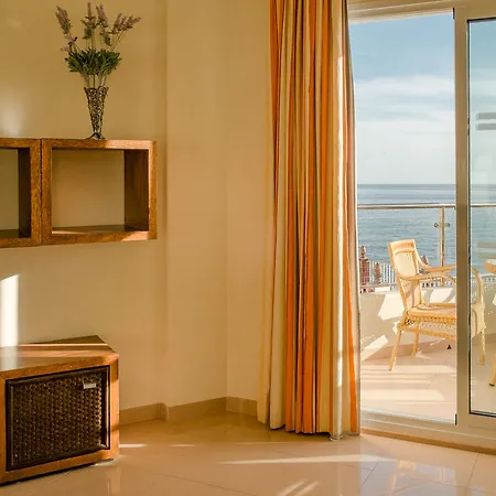 Otel Toboso Apar - Turis Nerja