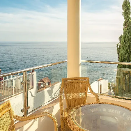 Toboso Apar - Turis Nerja
