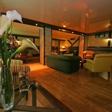 Otel Toboso Apar - Turis Nerja