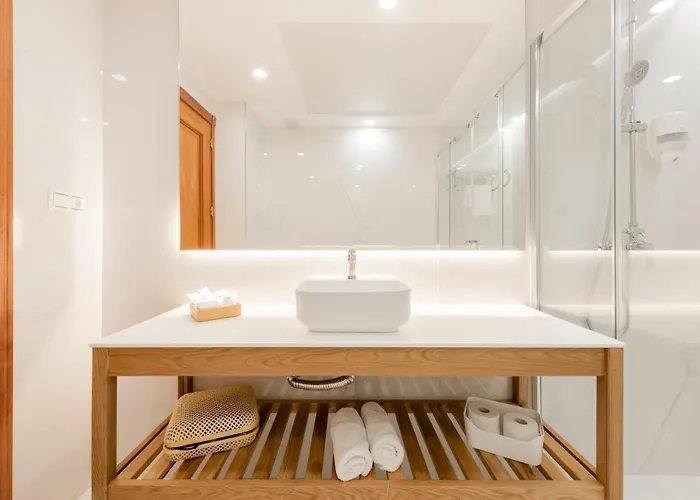 Toboso Apar - Turis Nerja