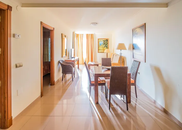 Toboso Apar - Turis 3* نيرخا