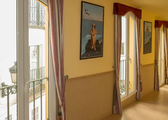 Toboso Apar - Turis نيرخا